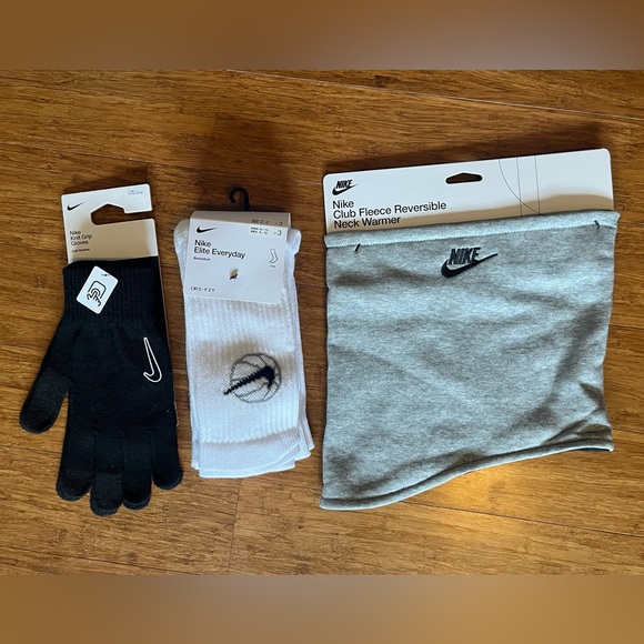 Nike bundle (all NWT) - Elite Everyday socks (3), Black Knit Gloves, Neck Warmer - Picture 1 of 2
